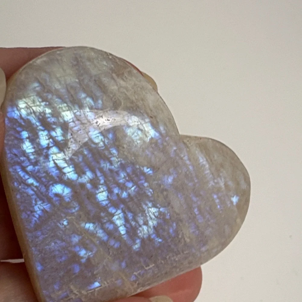 Iridescent Moonstone Heart-Shaped Stone - Picture 6 of 11